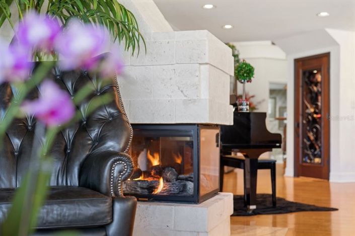 Image No.14-4 Bed Townhouse for sale