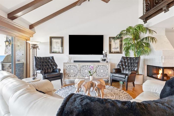 Image No.18-4 Bed Townhouse for sale