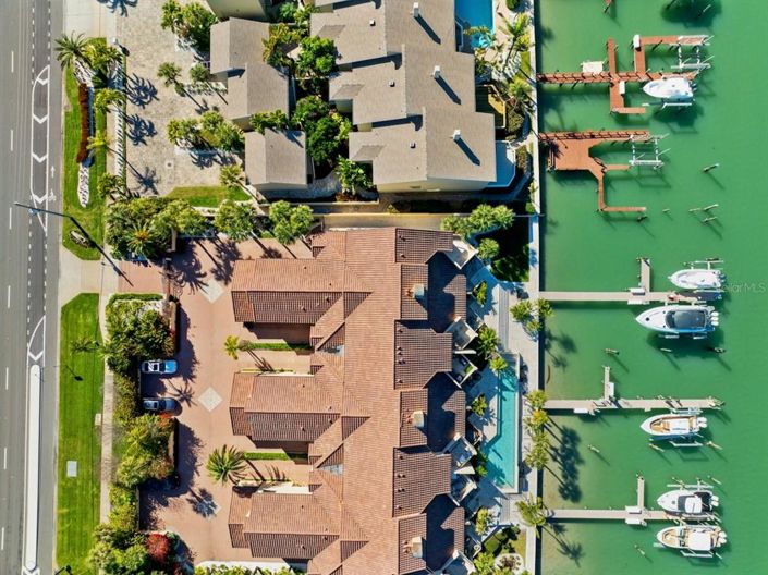 Image No.2-4 Bed Townhouse for sale