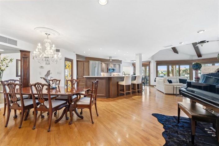 Image No.20-4 Bed Townhouse for sale