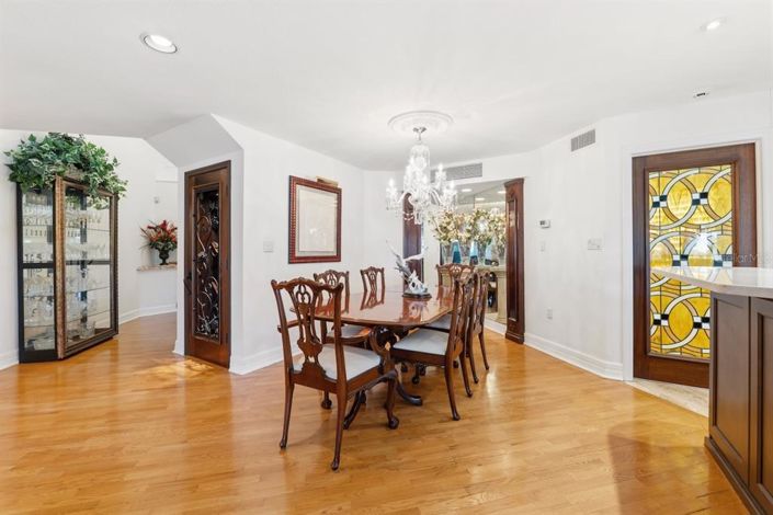 Image No.21-4 Bed Townhouse for sale