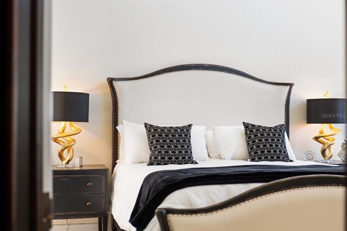 Image No.26-4 Bed Townhouse for sale