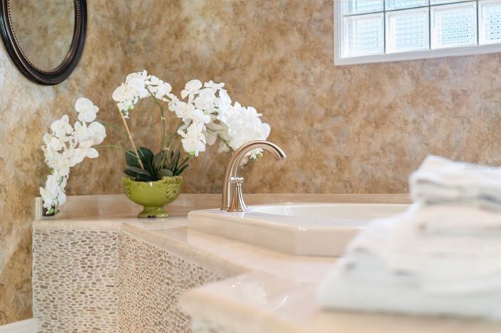 Image No.28-4 Bed Townhouse for sale