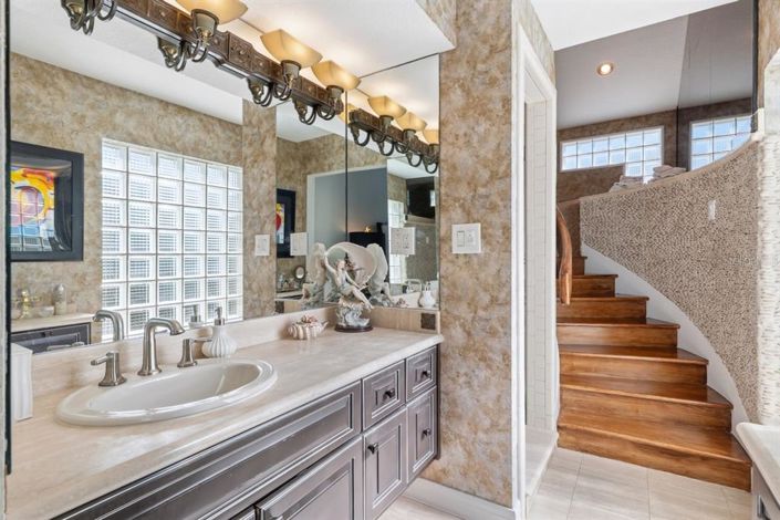 Image No.32-4 Bed Townhouse for sale