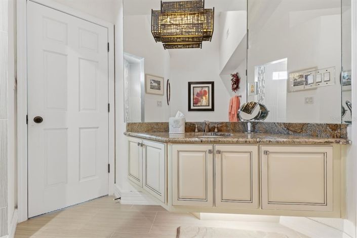 Image No.52-4 Bed Townhouse for sale