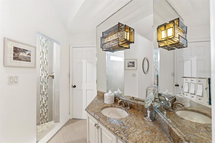 Image No.53-4 Bed Townhouse for sale