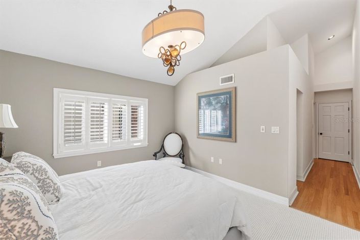 Image No.56-4 Bed Townhouse for sale