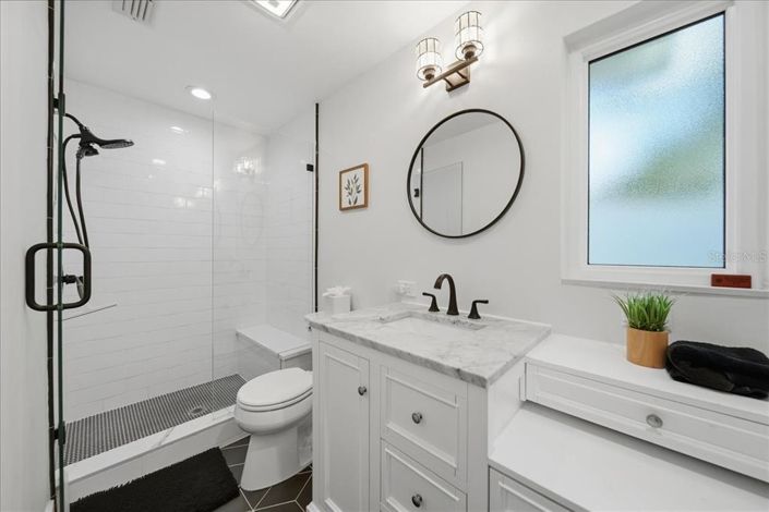 Image No.14-3 Bed Property for sale