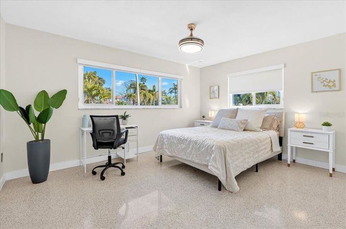 Image No.17-3 Bed Property for sale