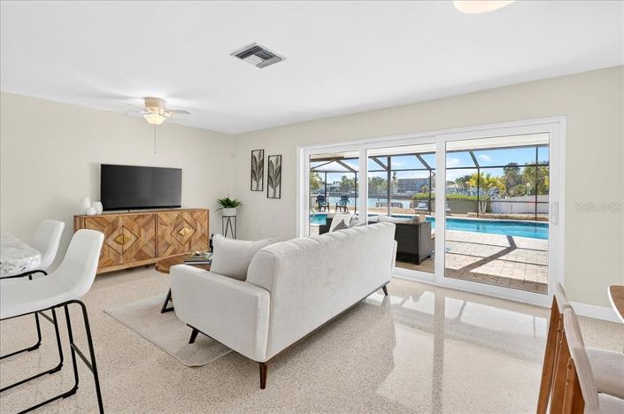 Image No.3-3 Bed Property for sale