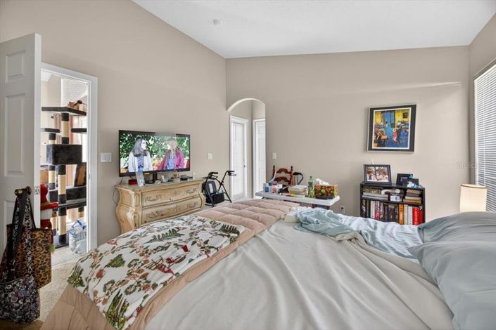 Image No.15-5 Bed Property for sale