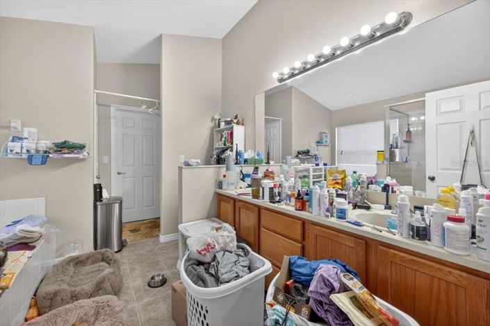 Image No.23-5 Bed Property for sale