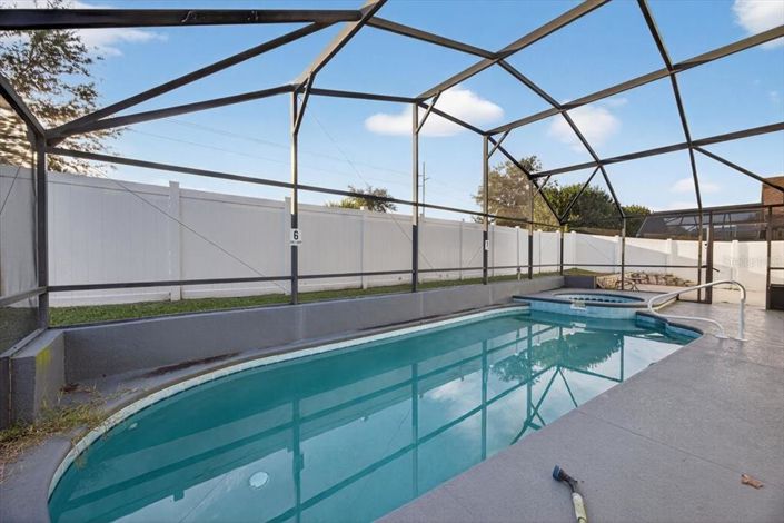 Image No.24-5 Bed Property for sale