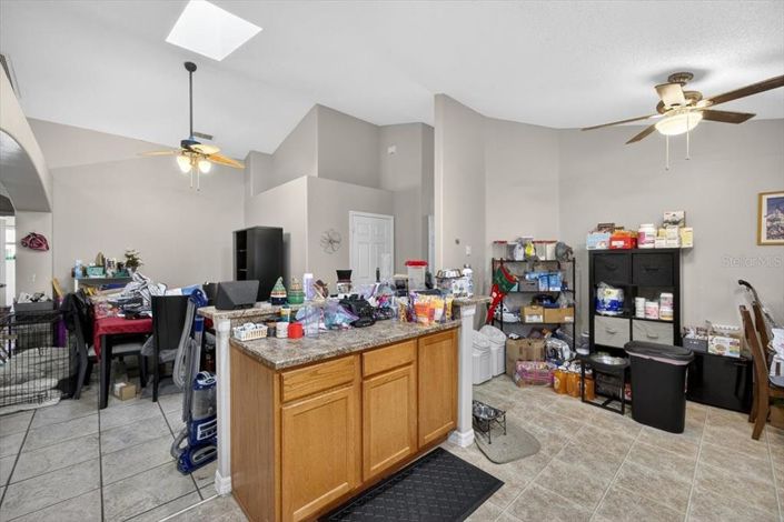 Image No.8-5 Bed Property for sale