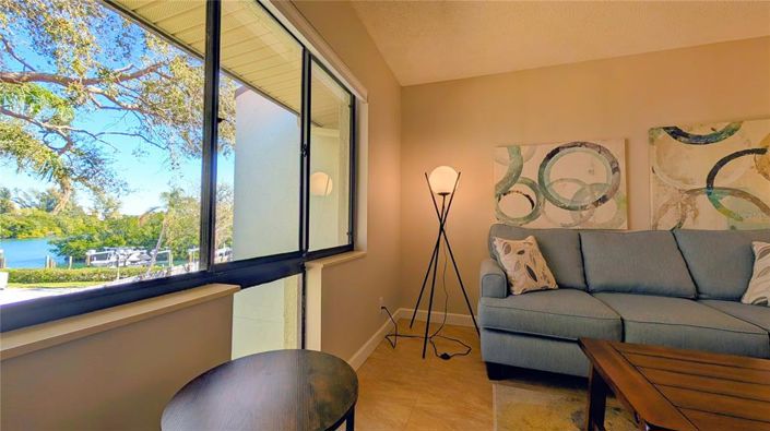 Image No.15-1 Bed Property for sale