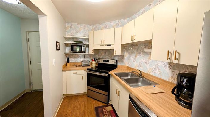 Image No.21-1 Bed Property for sale