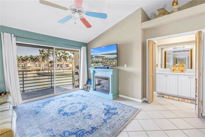 Image No.10-2 Bed Property for sale