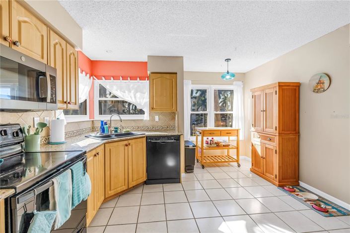 Image No.9-2 Bed Property for sale