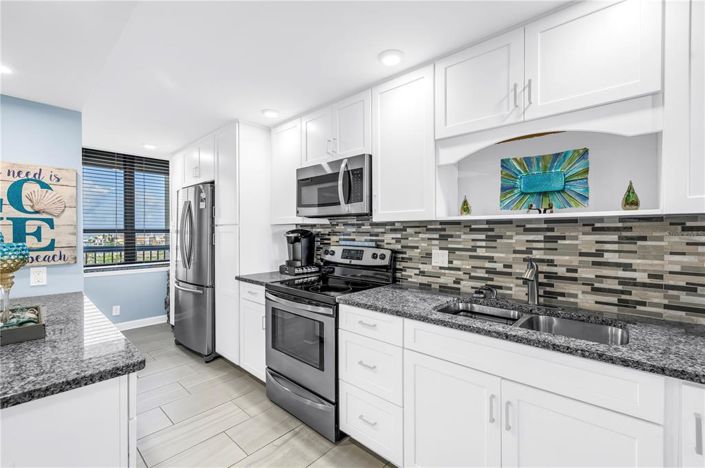 Image No.10-2 Bed Property for sale