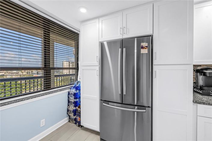 Image No.12-2 Bed Property for sale