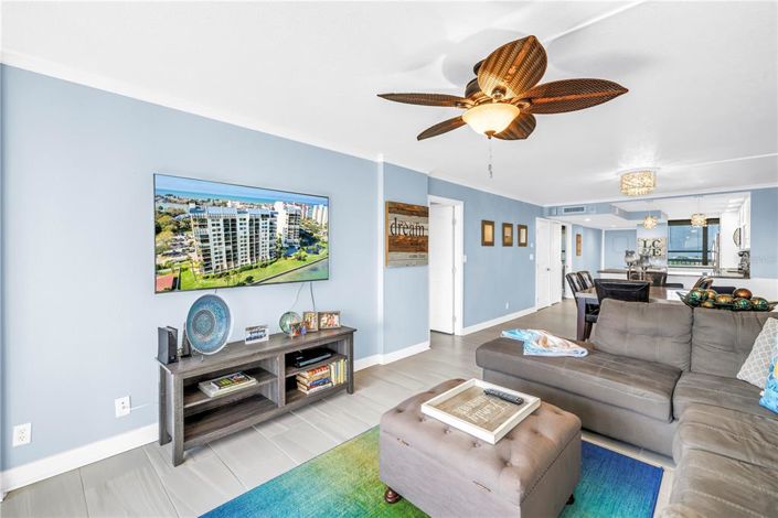 Image No.17-2 Bed Property for sale