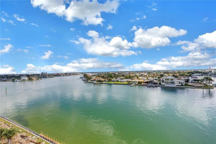 Image No.26-2 Bed Property for sale