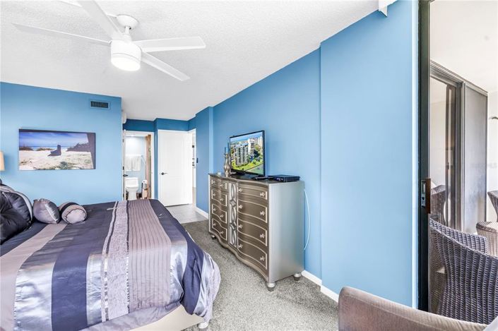 Image No.30-2 Bed Property for sale