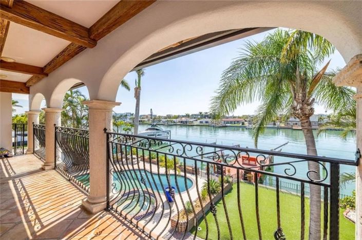 Image No.7-Propriété de 5 chambres à vendre à Treasure Island