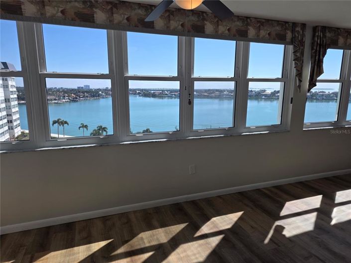 Image No.11-2 Bed Property for sale