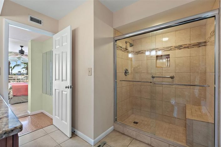 Image No.17-2 Bed Property for sale