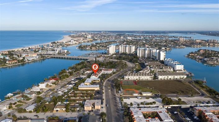 Image No.50-3 Bed Townhouse for sale