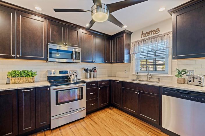 Image No.8-3 Bed Townhouse for sale