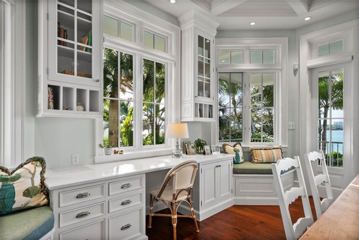 Image No.14-5 Bed Property for sale