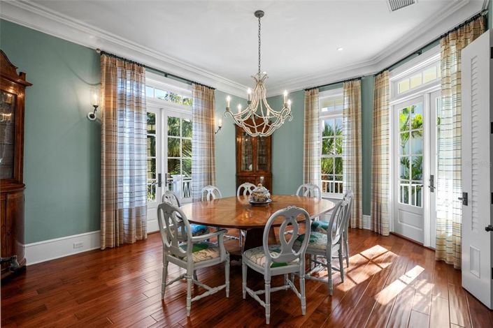 Image No.25-5 Bed Property for sale