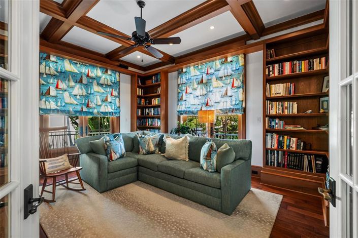 Image No.28-5 Bed Property for sale