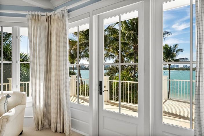 Image No.43-5 Bed Property for sale