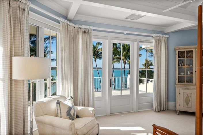 Image No.44-5 Bed Property for sale