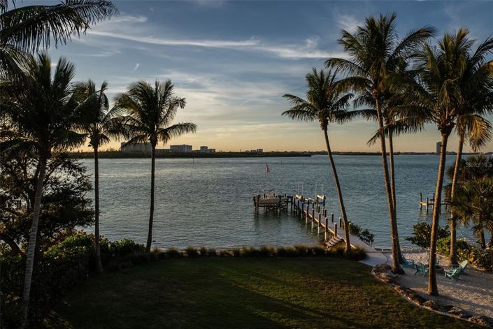 Image No.50-5 Bed Property for sale