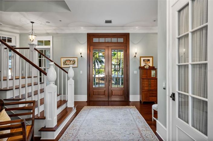 Image No.6-5 Bed Property for sale