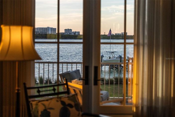 Image No.9-5 Bed Property for sale