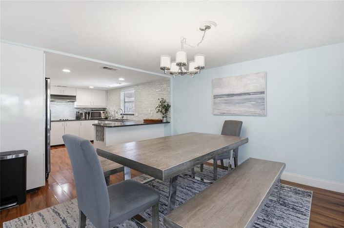 Image No.10-4 Bed Property for sale