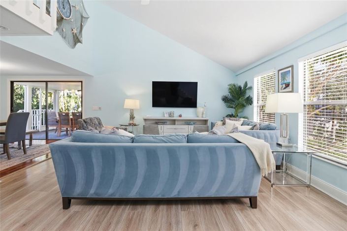 Image No.17-4 Bed Property for sale