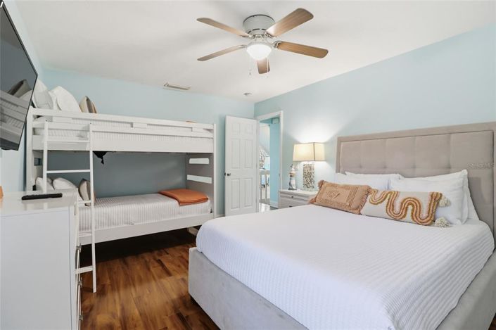 Image No.26-4 Bed Property for sale