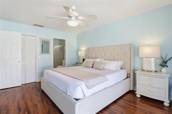 Image No.30-4 Bed Property for sale