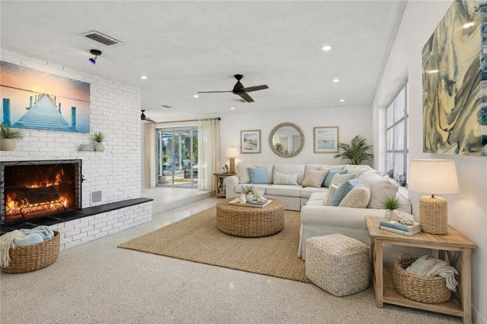 Image No.13-3 Bed Property for sale