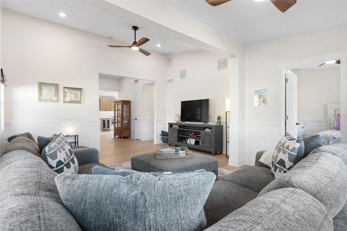 Image No.14-3 Bed Property for sale