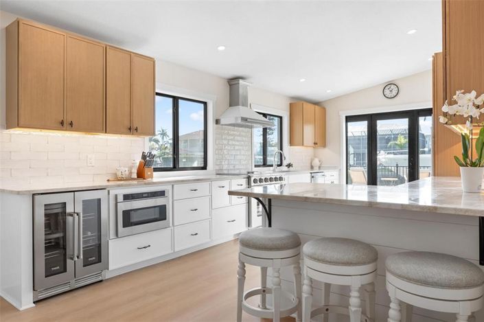 Image No.19-3 Bed Property for sale