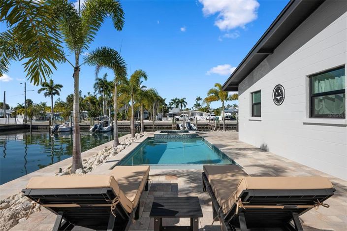 Image No.41-3 Bed Property for sale