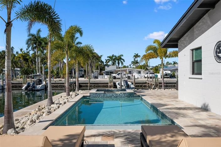 Image No.42-3 Bed Property for sale