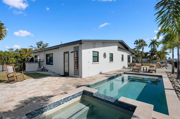 Image No.45-3 Bed Property for sale